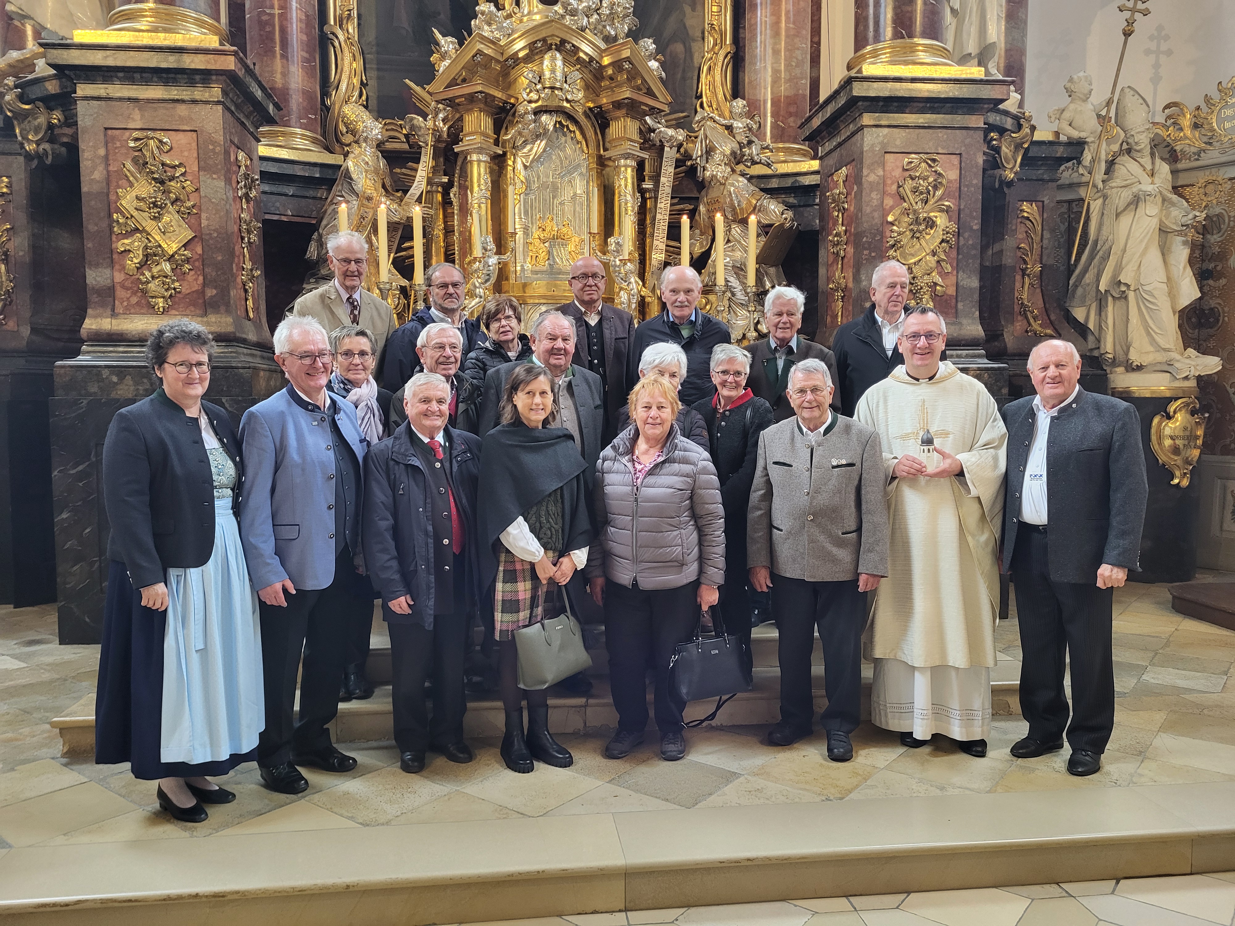 <p>Besuch der Landesausstellung in Freising <strong><em>„Tassilo, Korbinian und der Bär – Bayern im frühen Mittelalter“</em></strong></p>
